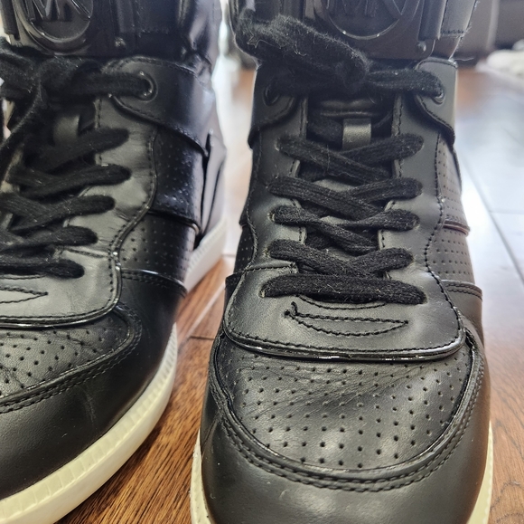 Michael Kors WEDGE Shoes - Picture 15 of 16